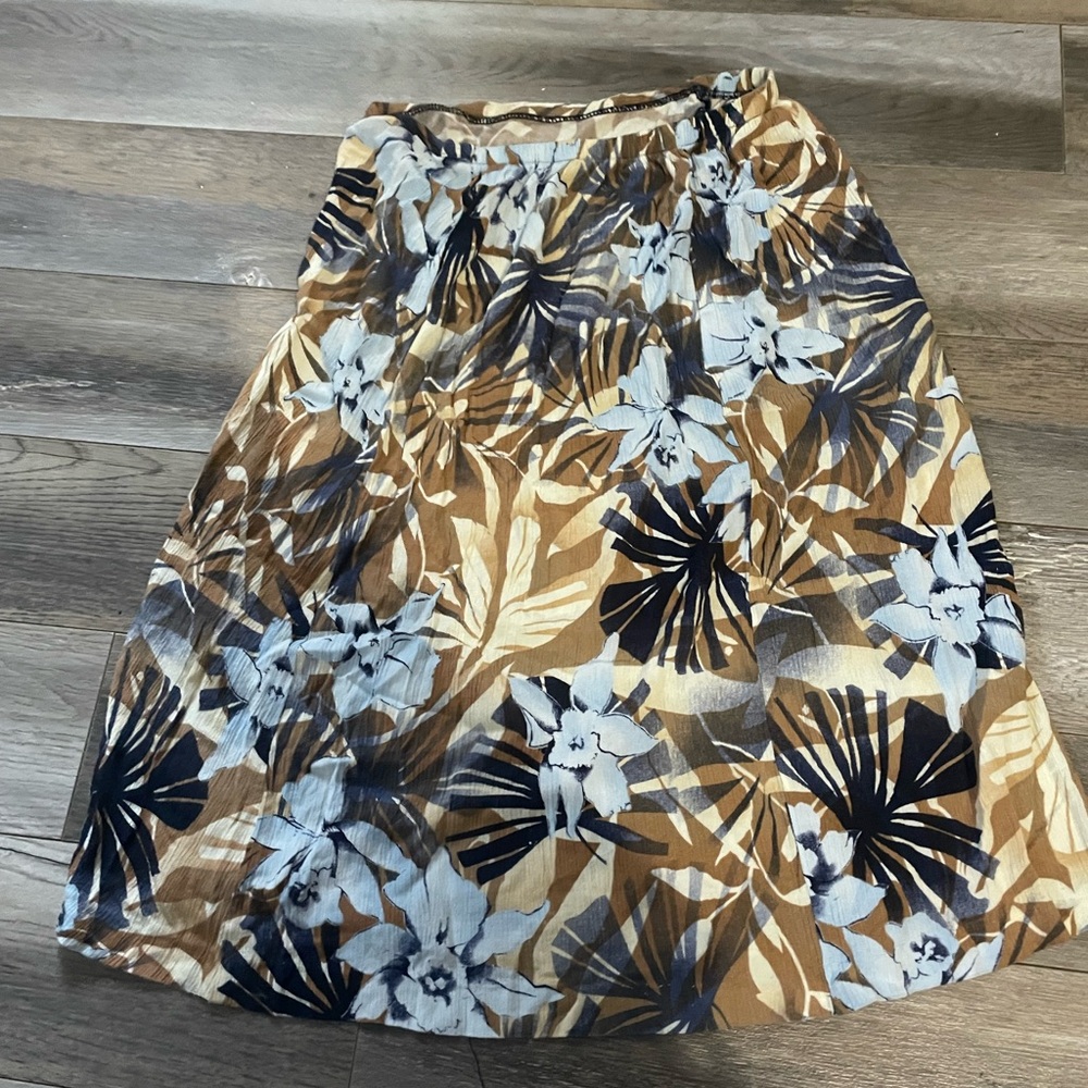 3 for 5$ floral skirt